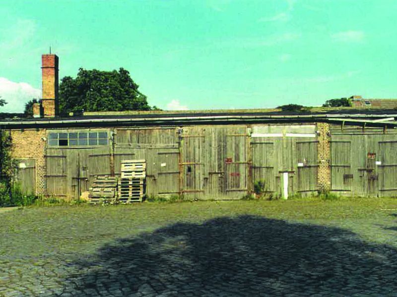 Die Lagerhallen wurde im Zuge der Ordnungsmaßnahmen 2006 und 2007 abgerissen.